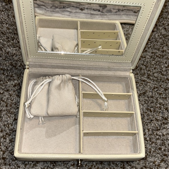 Pottery barn McKenna Ivory travel case - Picture 6 of 8